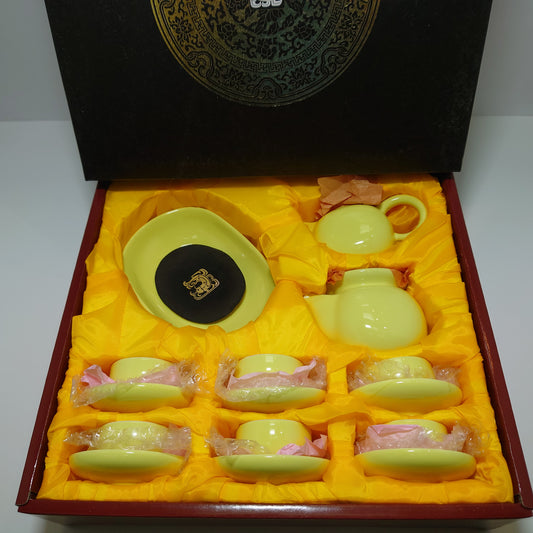 Yellow Glaze Peach Tea Set from Lu Yu (#002)